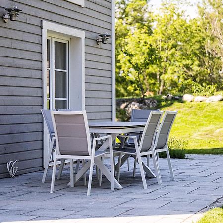 Exclusive Tranquil Villa By The Sea, Boat Available Drottningskär Екстериор снимка