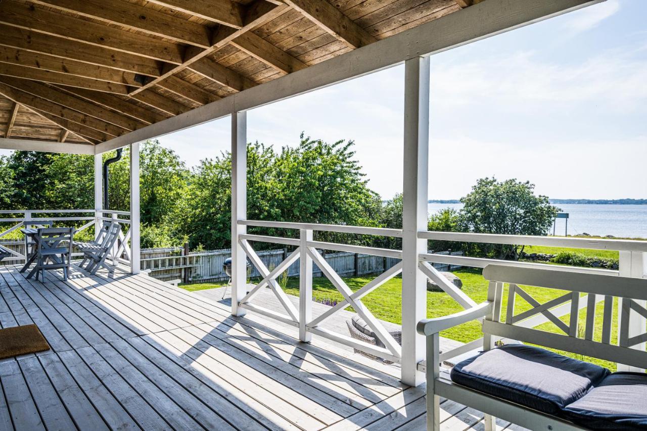Exclusive Tranquil Villa By The Sea, Boat Available Drottningskär Екстериор снимка