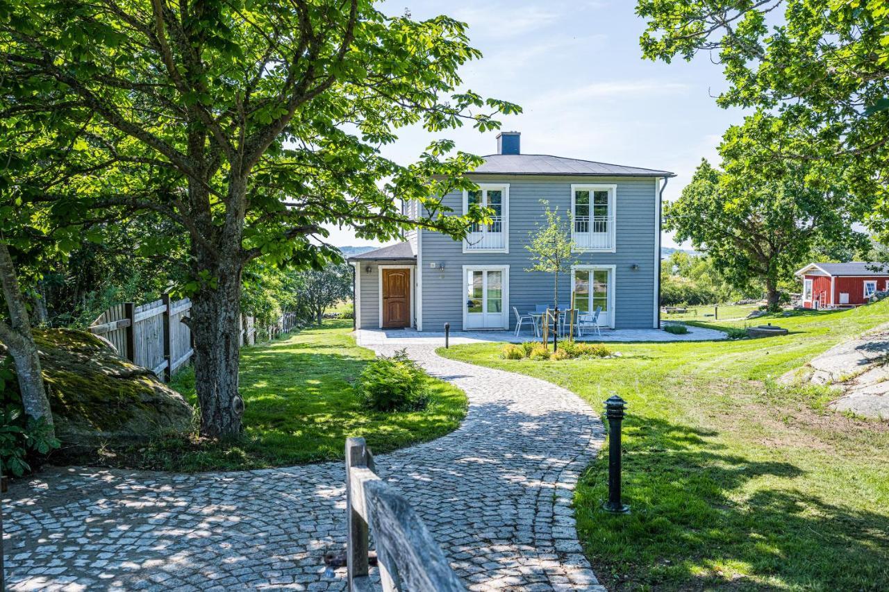 Exclusive Tranquil Villa By The Sea, Boat Available Drottningskär Екстериор снимка
