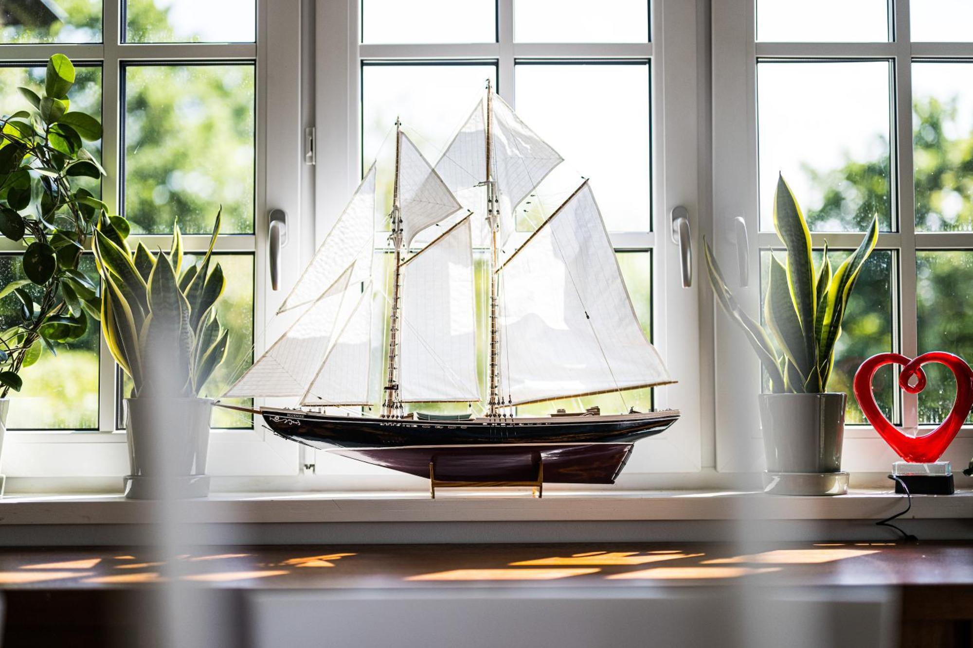 Exclusive Tranquil Villa By The Sea, Boat Available Drottningskär Екстериор снимка